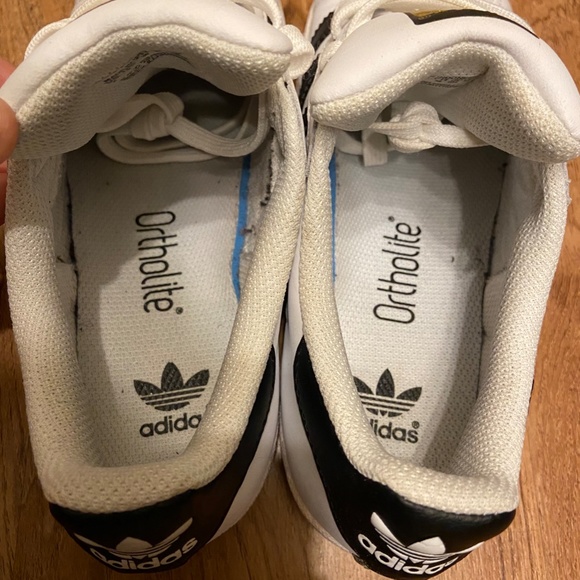 Adidas Superstar Original - Size 4 - Picture 5 of 7